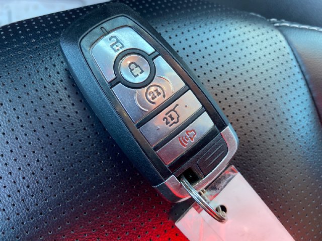 Used 2024 Ford Escape Platinum AWD/4WD image 25