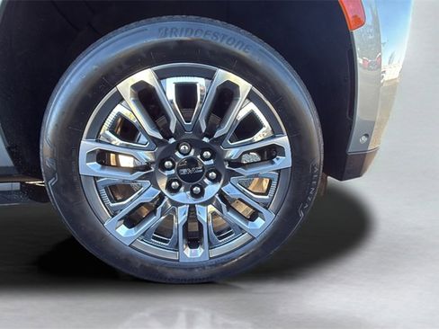 Used 2024 GMC Yukon XL Denali Ultimate image 21