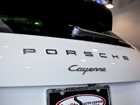 Used 2018 Porsche Cayenne Platinum Edition AWD/4WD image 51