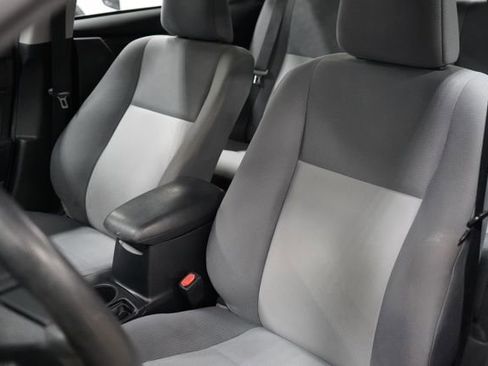 Used 2018 Toyota Corolla L FWD image 11