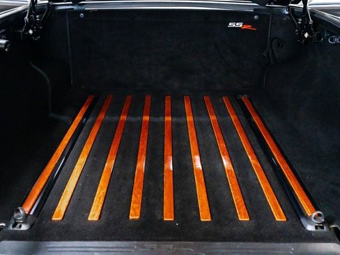 Used 2004 Chevrolet SSR w/ Preferred Equipment Group image 30