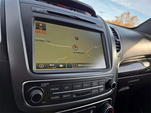 Used 2014 Kia Sorento SX w/ 3rd Row Package image 12