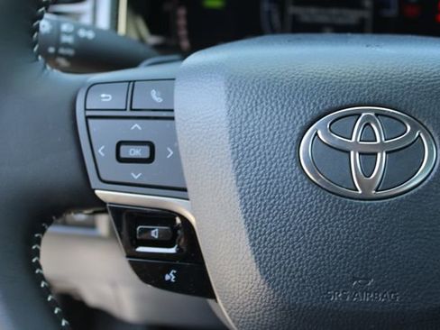 Used 2026 Toyota Camry SE w/ Multimedia Upgrade Package FWD image 20