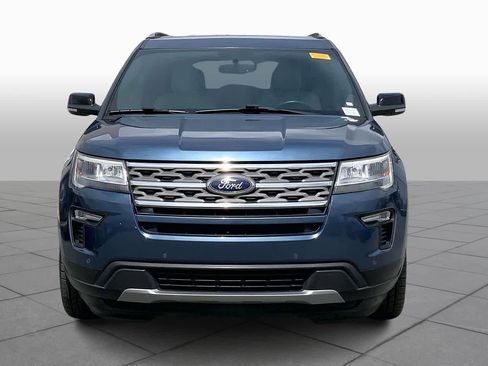 Used 2018 Ford Explorer XLT w/ Equipment Group 202A FWD image 4