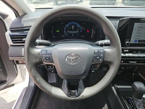 Used 2025 Toyota Camry LE FWD image 16