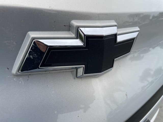 Used 2023 Chevrolet Bolt LT w/ Infotainment Package FWD image 29