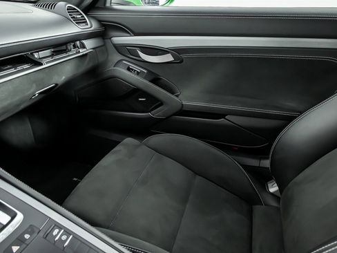 Used 2022 Porsche 718 Cayman GT4 image 38