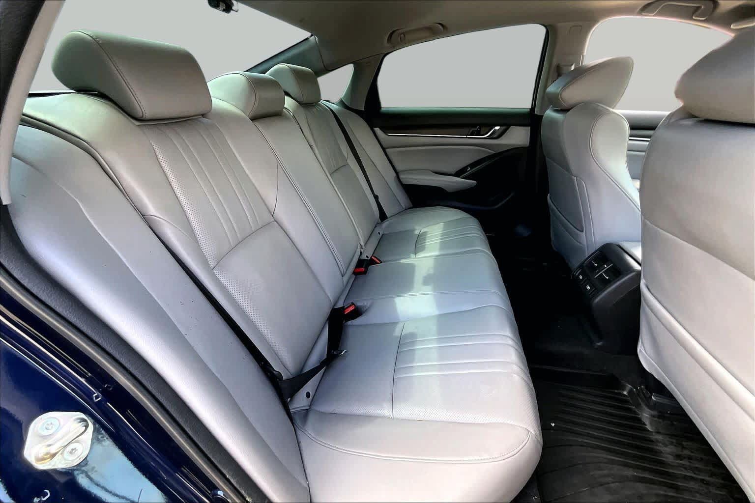 Used 2018 Honda Accord Touring image 21