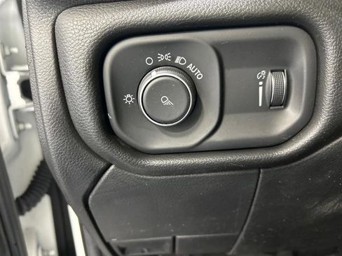 Used 2021 RAM 2500 Tradesman w/ Chrome Appearance Group image 25