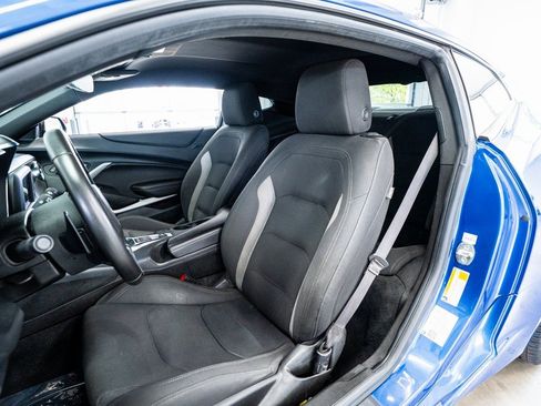Used 2022 Chevrolet Camaro LT image 35