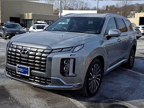 Used 2024 Hyundai Palisade Calligraphy image 4