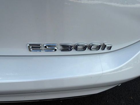 Used 2021 Lexus ES 300h w/ Premium Package FWD image 9