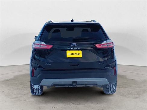 Used 2024 Ford Edge SEL w/ Convenience Package image 4