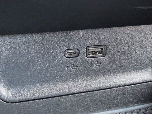 Used 2026 Chevrolet Equinox LT FWD image 21