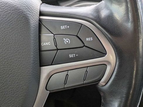 Used 2022 Jeep Grand Cherokee Laredo X RWD image 27
