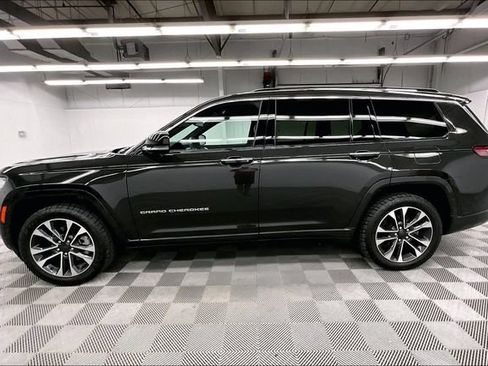 Used 2022 Jeep Grand Cherokee L Overland w/ Luxury Tech Group IV AWD/4WD image 14