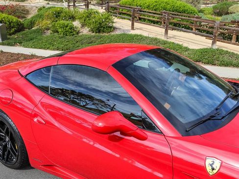 Used 2010 Ferrari California image 23