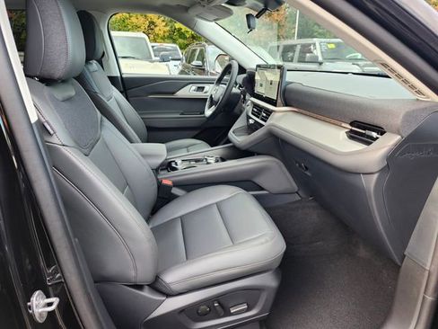 New 2026 Ford Explorer Active w/ Active Comfort Package image 11