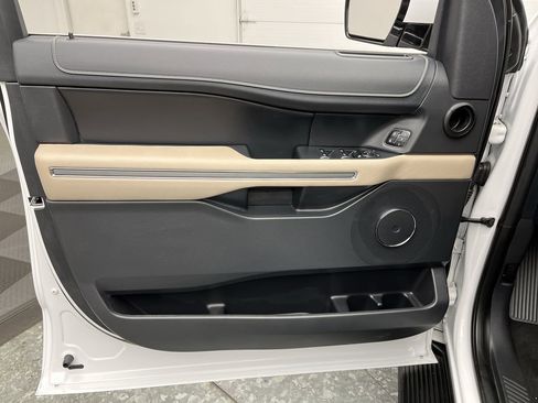 Certified 2024 Ford Expedition XLT AWD/4WD image 8