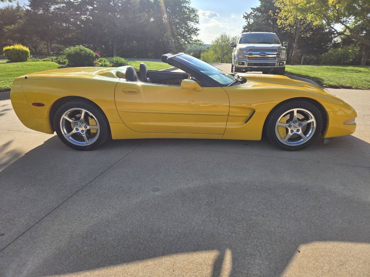 Used 2000 Chevrolet Corvette Convertible w/ Memory Pkg RWD image 6