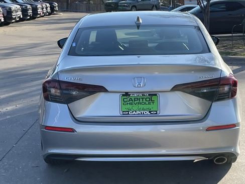 Used 2025 Honda Civic Sport image 5