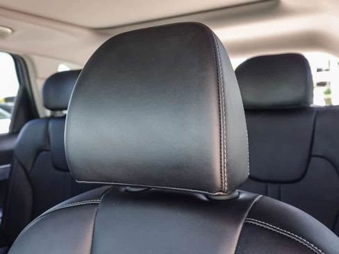 Certified 2025 Kia Sorento EX w/ EX Panoramic Sunroof Package image 24