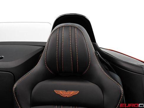 Used 2022 Aston Martin V8 Vantage Roadster image 41