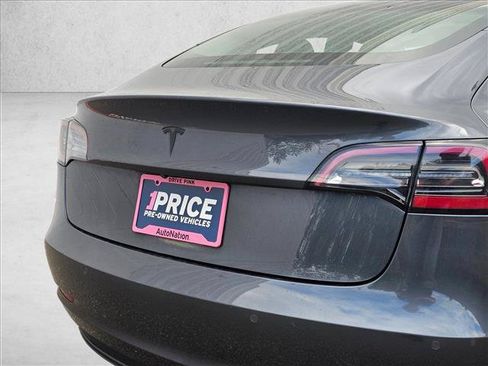 Used 2018 Tesla Model 3 Long Range RWD image 12