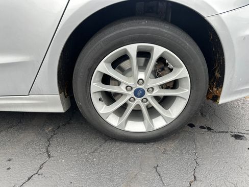 Used 2019 Ford Fusion SE image 14