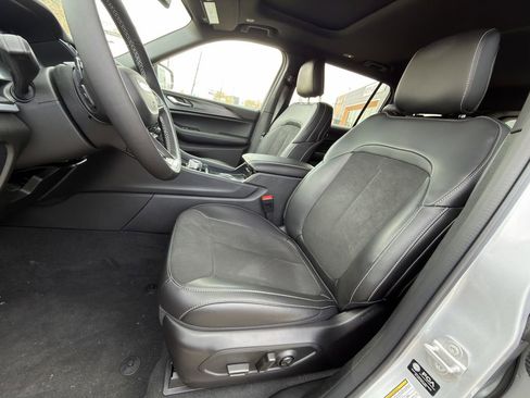 New 2025 Jeep Grand Cherokee L Altitude image 19