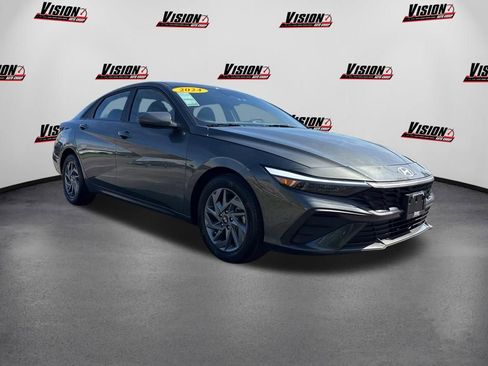 Used 2024 Hyundai Elantra SEL FWD image 3