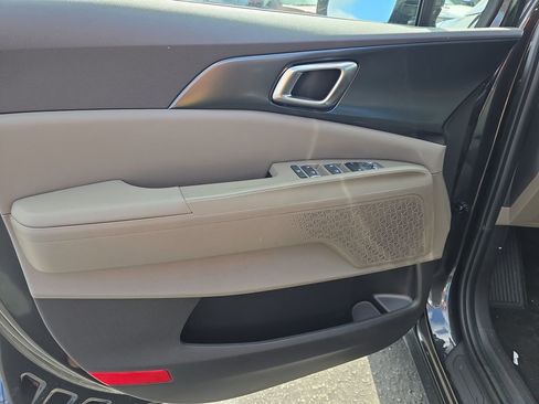 New 2026 Kia Carnival FWD image 18