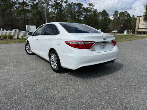 Used 2016 Toyota Camry LE image 32