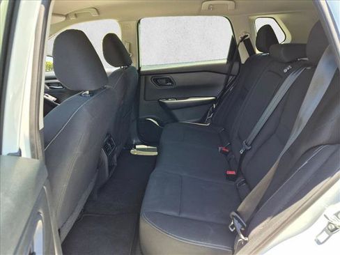 Used 2024 Nissan Rogue S AWD/4WD image 17