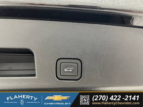 Used 2026 GMC Acadia Elevation w/ Elevation Premium Package FWD image 21