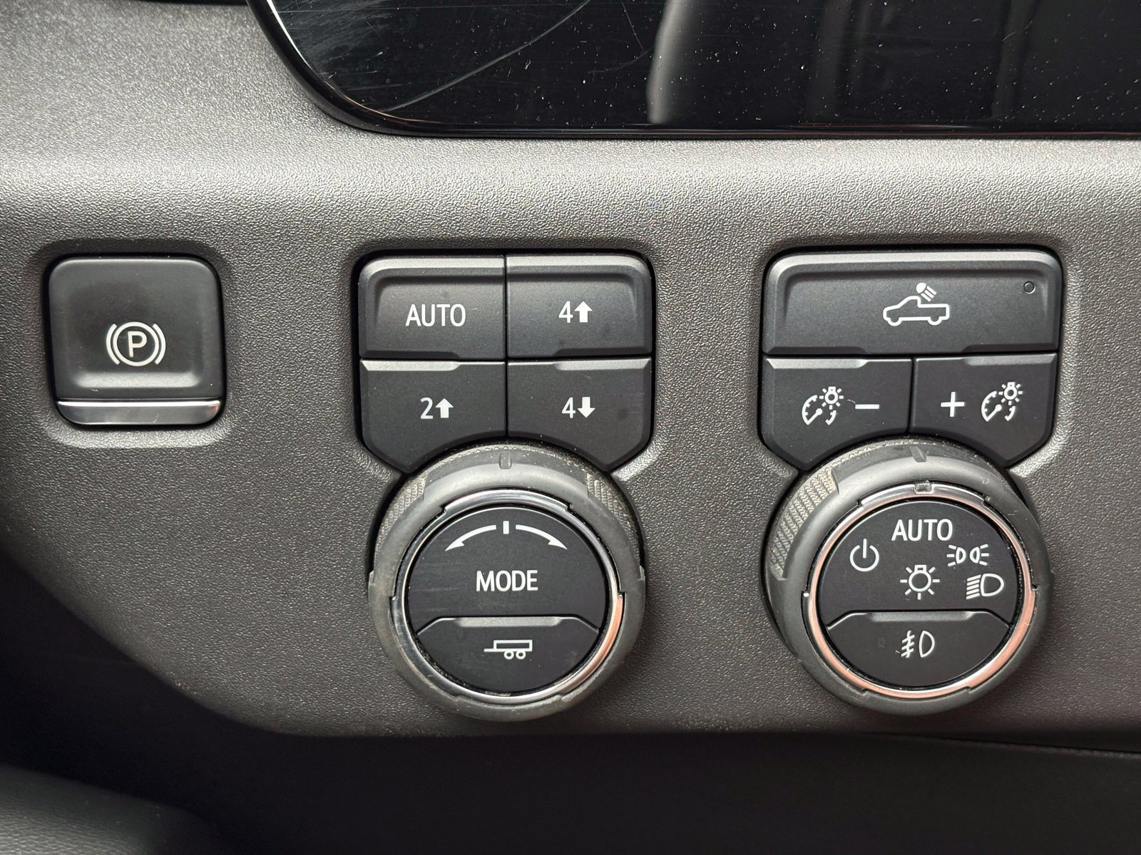 Used 2024 Chevrolet Silverado 1500 RST w/ Z71 Off-Road Package AWD/4WD image 17