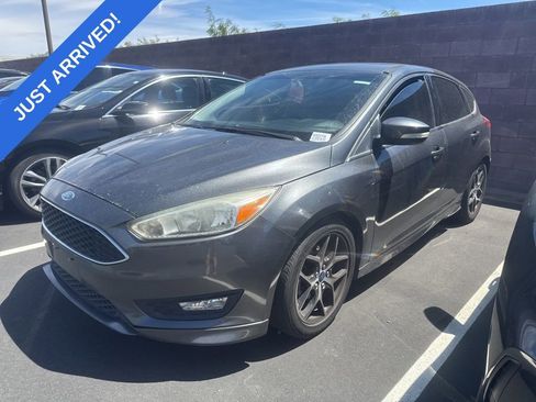 Used 2016 Ford Focus SE w/ SE Sport Package image 1