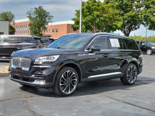 Used 2024 Lincoln Aviator Reserve w/ Equipment Group 201A AWD/4WD image 2