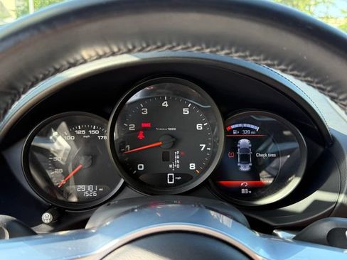 Used 2020 Porsche 718 Boxster RWD image 19