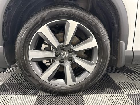 Used 2025 Honda Pilot Touring image 12