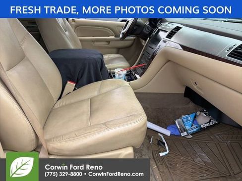 Used 2010 Cadillac Escalade AWD image 12