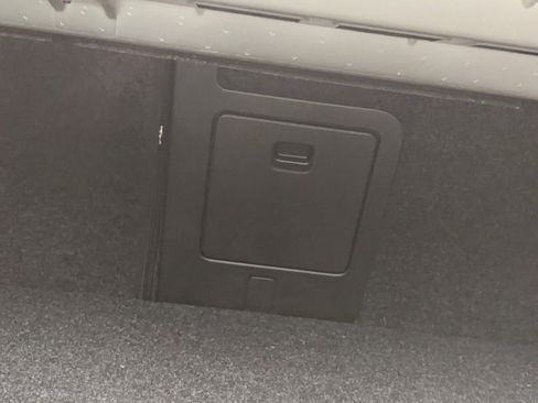 Certified 2025 Volvo S60 B5 Plus image 29