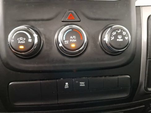 Used 2021 RAM 1500 Classic SLT AWD/4WD image 28