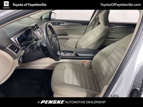 Used 2018 Ford Fusion SE image 21