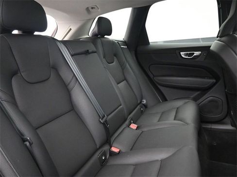 Used 2023 Volvo XC60 B5 Plus w/ Climate Package image 32