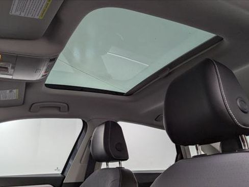 Used 2025 Volkswagen Jetta SE image 31