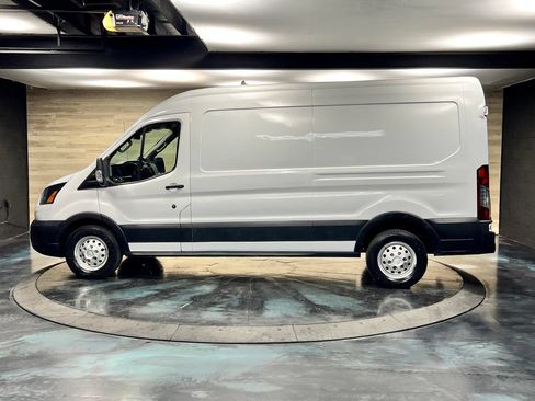 Used 2022 Ford Transit 250 Medium Roof AWD image 23