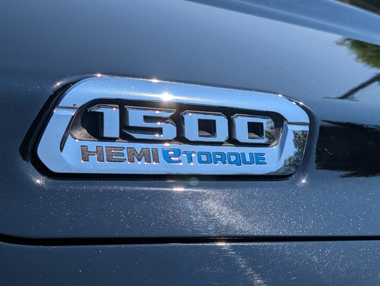 Used 2024 RAM 1500 Laramie AWD/4WD image 18