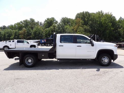 Used 2024 Chevrolet Silverado 3500 W/T w/ Snow Plow Prep Package AWD/4WD image 9