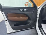 Used 2018 Volvo XC60 T6 Momentum w/ Advanced Package image 5